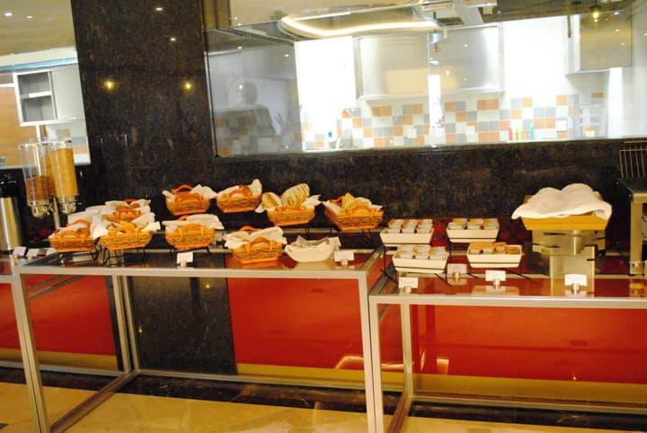 Raviz Center Point Hotel