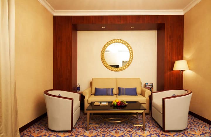Raviz Center Point Hotel