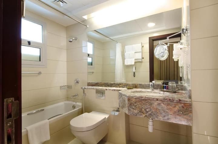 Raviz Center Point Hotel