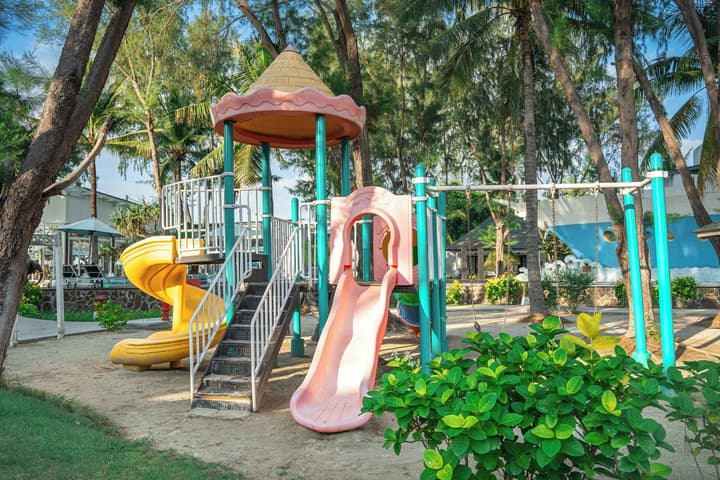 Jambuluwuk Oceano Resort Gili Trawangan