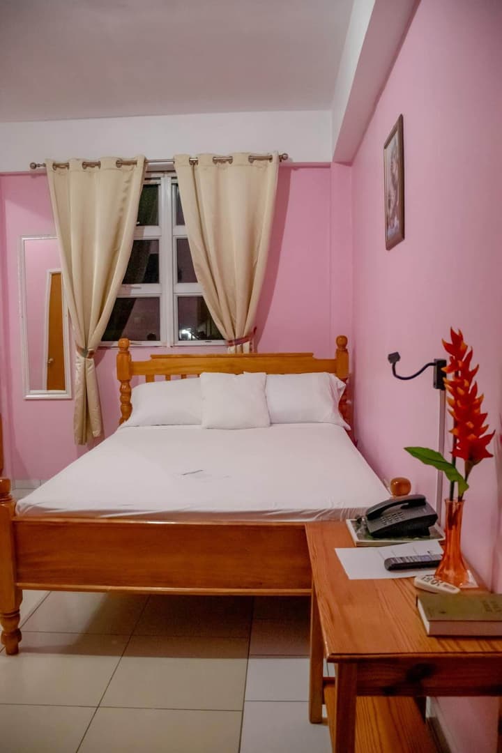 La Flamboyant Hotel