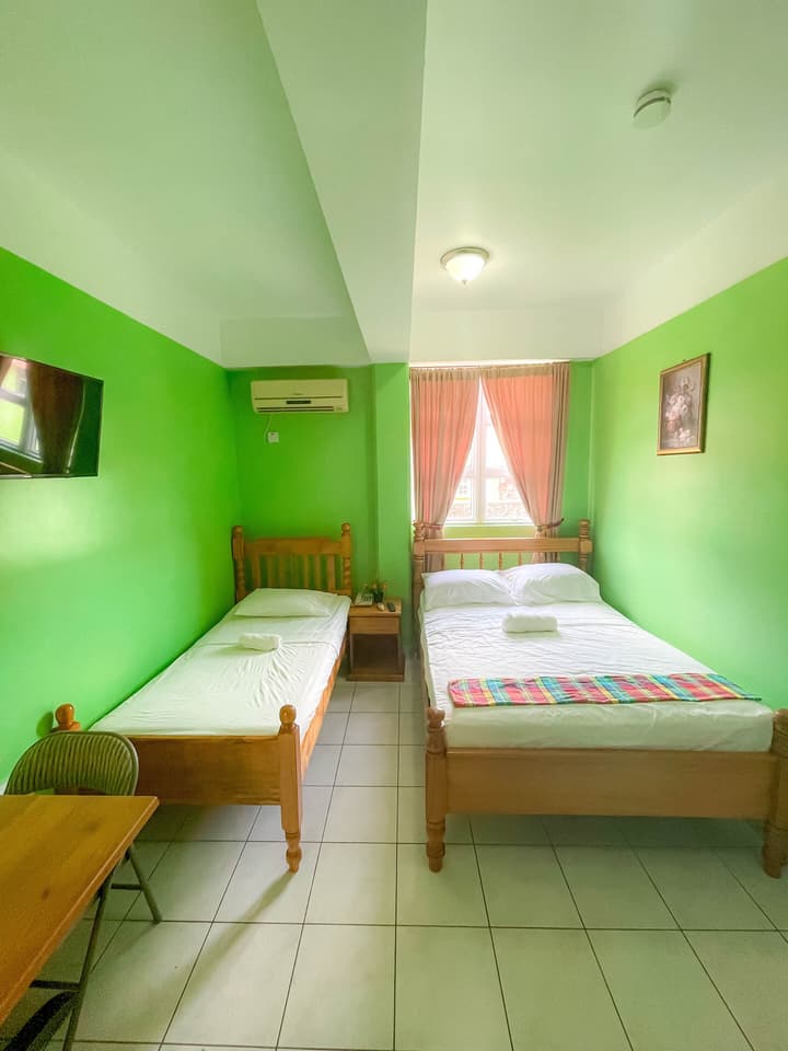 La Flamboyant Hotel