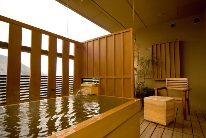 HAKONE Setsugetsuka