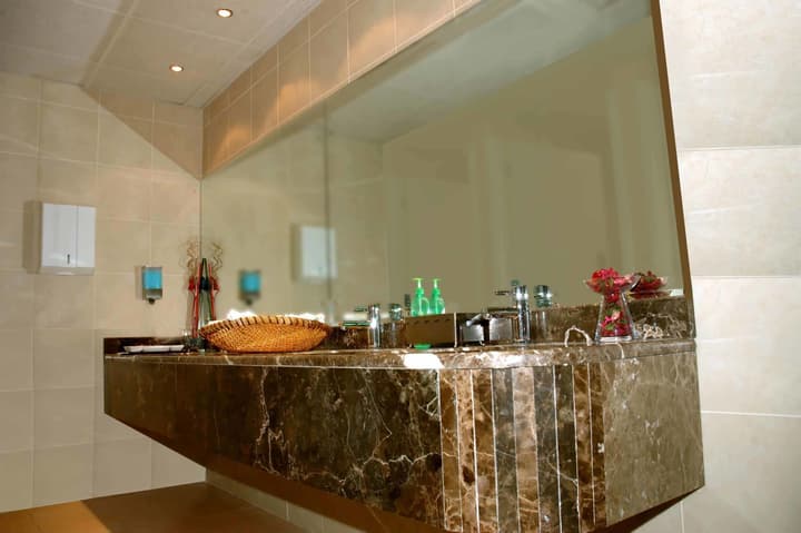 THE PARK HOTEL Formerly Al Jawhara Gardens
