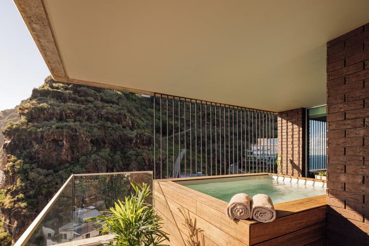 Saccharum Resort