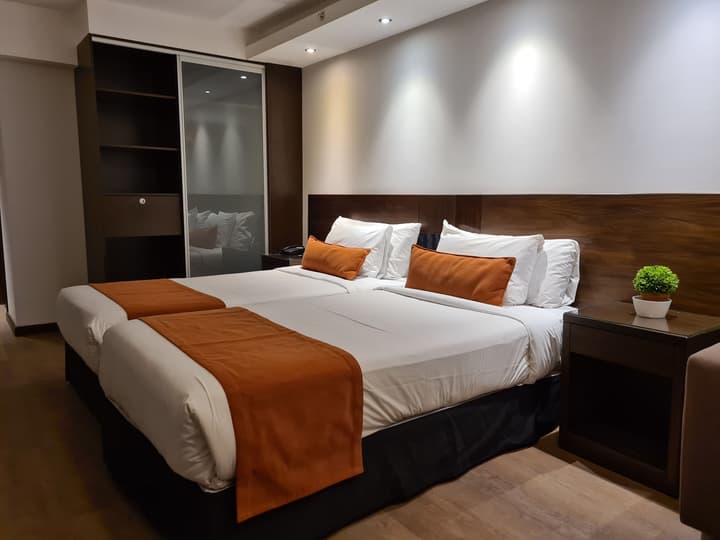 Crystal Tower Hotel