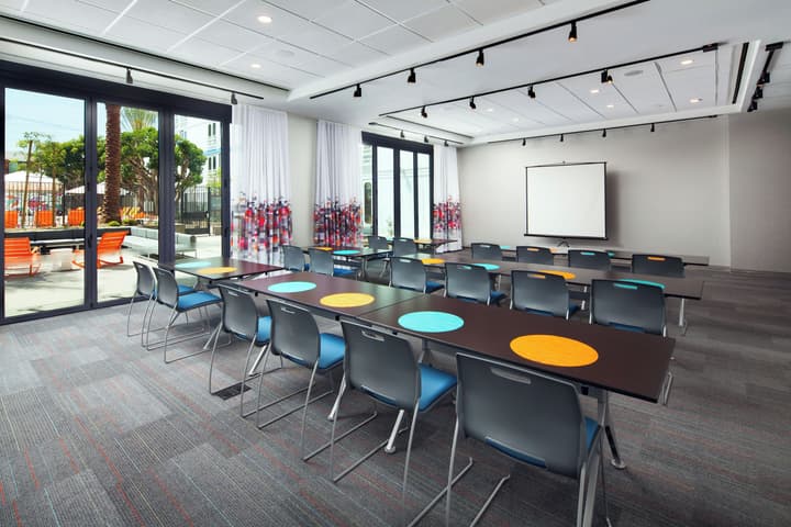 Aloft by Marriott El Segundo - Los Angeles Airport