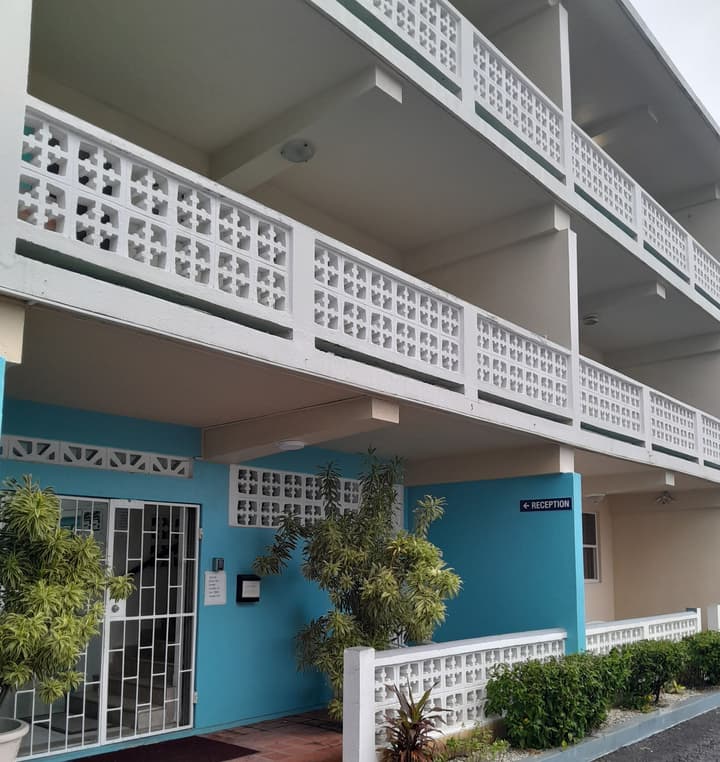 Melrose Beach Apartments