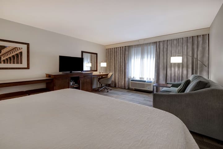 Hampton Inn & Suites Milwaukee West