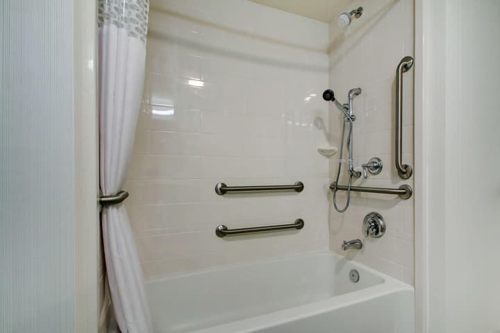 Hampton Inn & Suites Milwaukee West