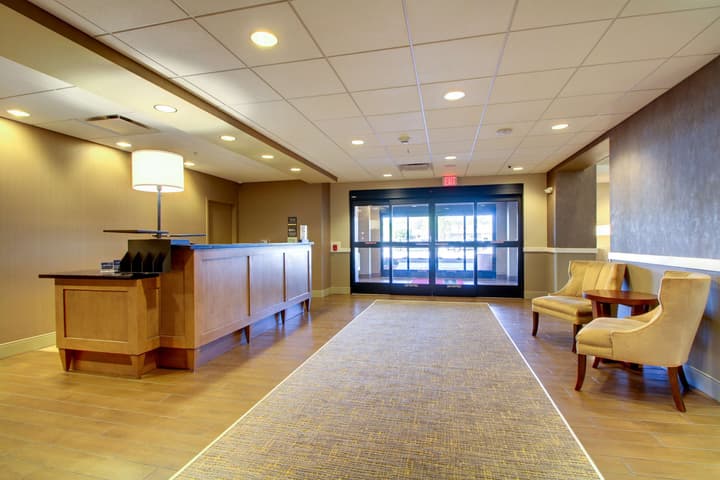 Hampton Inn & Suites Milwaukee West