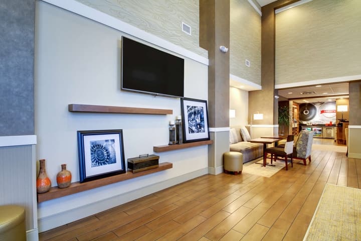 Hampton Inn & Suites Milwaukee West