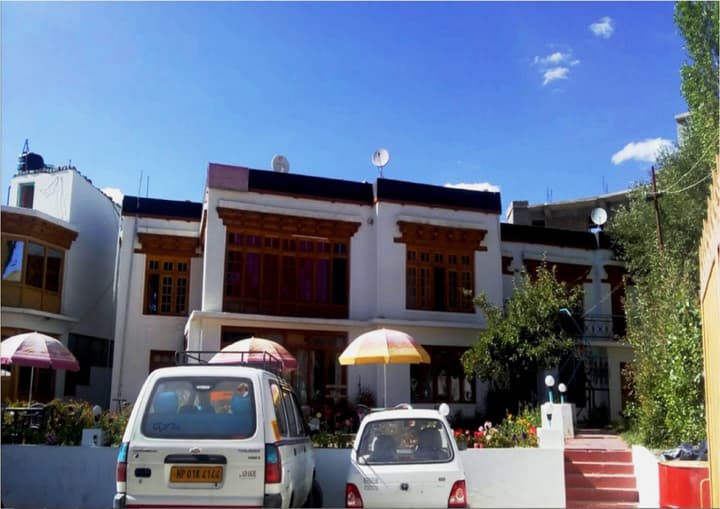 TIH Hotel Mahay Palace