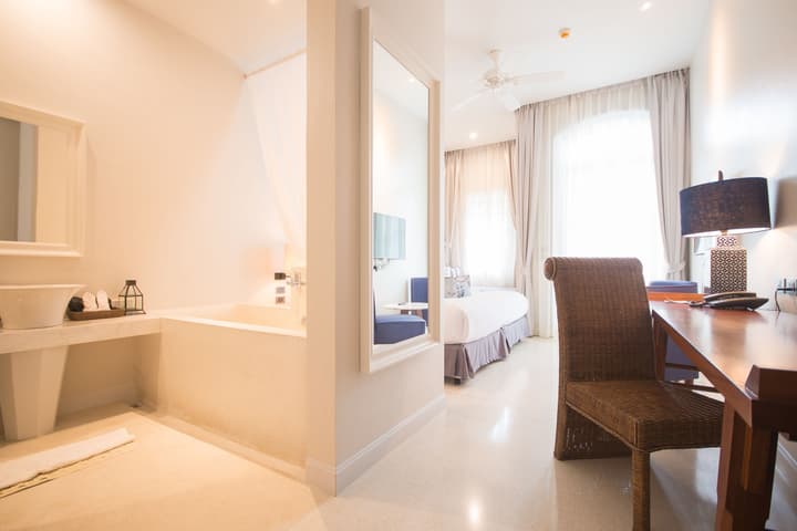 Little Nyonya Hotel
