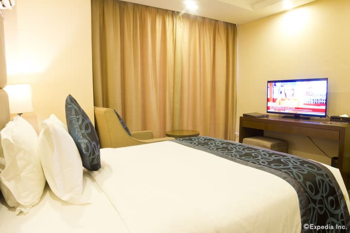 Golden Phoenix Hotel Manila