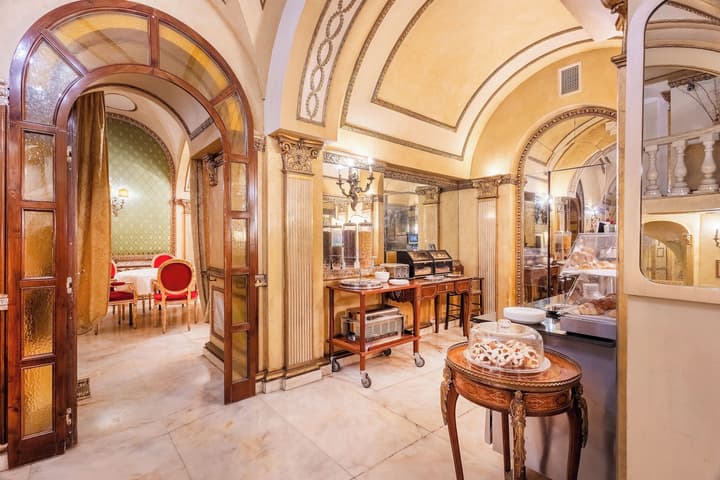 Des Epoques Hotel
