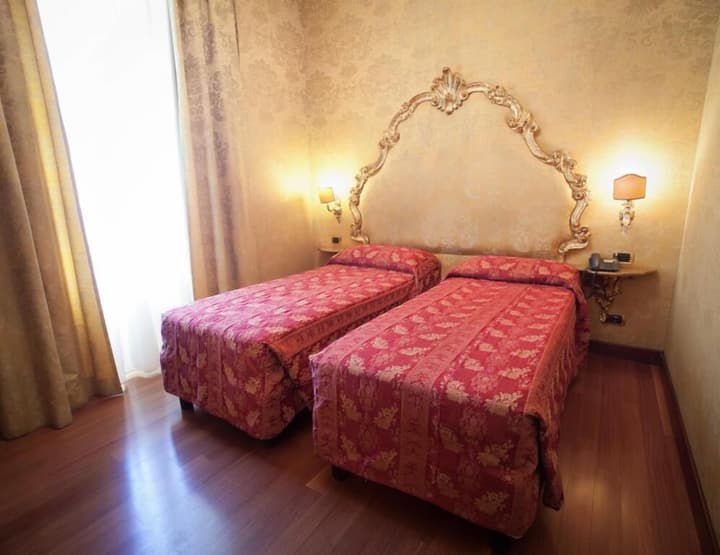 Des Epoques Hotel