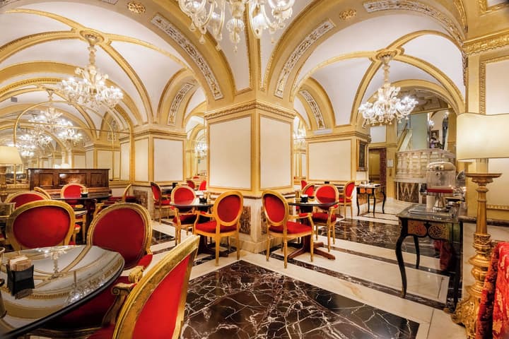 Des Epoques Hotel