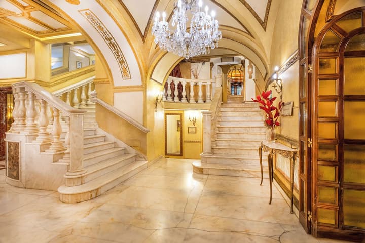 Des Epoques Hotel