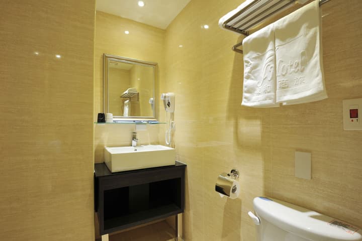 J Hotel