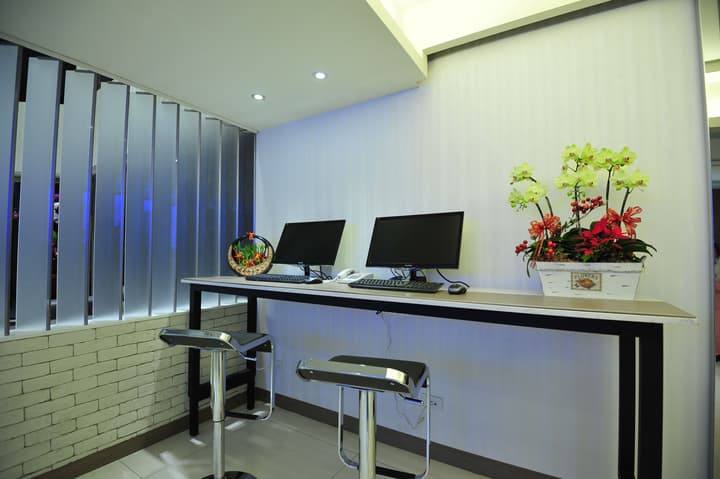 J Hotel