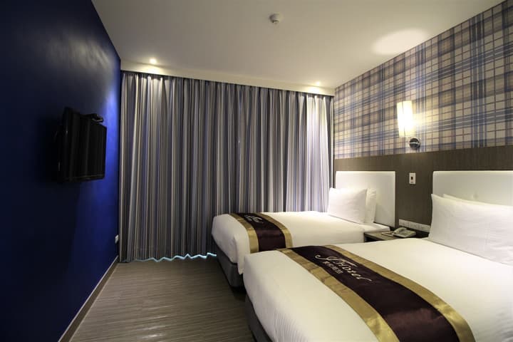 J Hotel