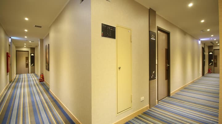 J Hotel