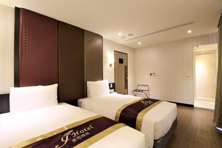 J Hotel