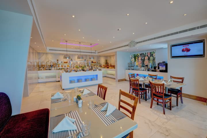 Hawthorn Suites by Wyndham Abu Dhabi City Centre