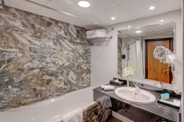 Hawthorn Suites by Wyndham Abu Dhabi City Centre