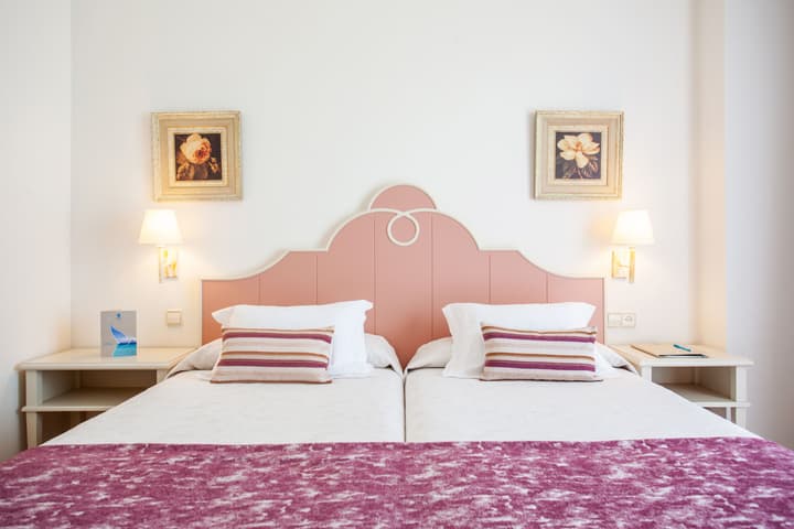 Grupotel Macarella Suites & Spa