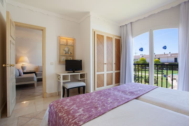 Grupotel Macarella Suites & Spa