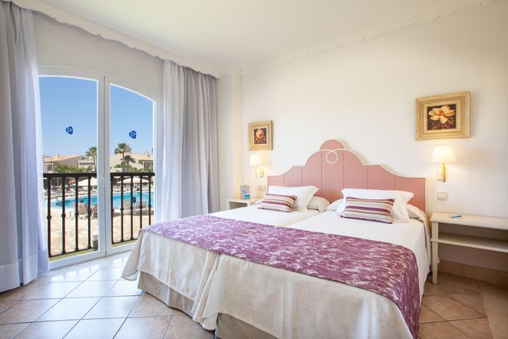 Grupotel Macarella Suites & Spa