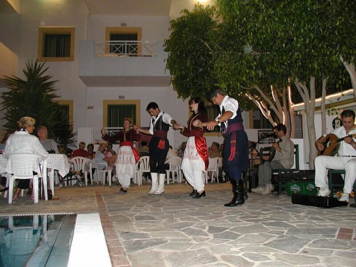 Nikolas Villas Apartments