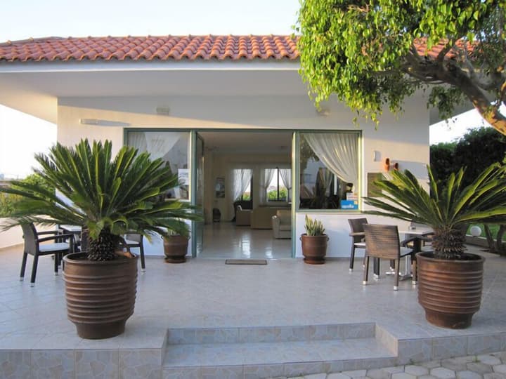 Nikolas Villas Apartments