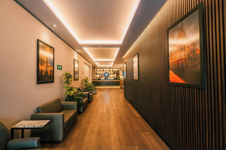Hotel Canada Central