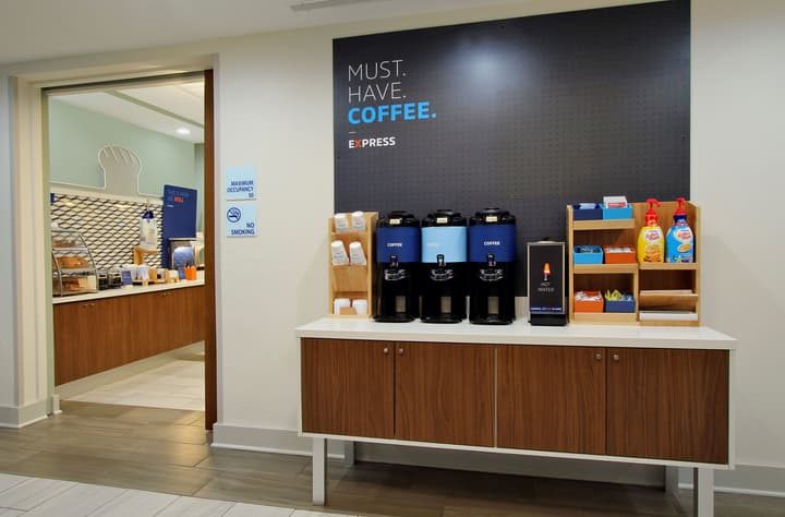 Holiday Inn Express & Suites Tulsa Midtown by IHG