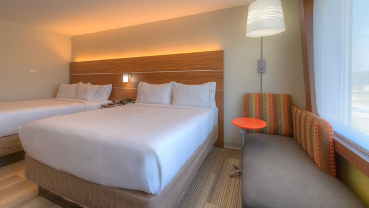 Holiday Inn Express & Suites Tulsa Midtown by IHG