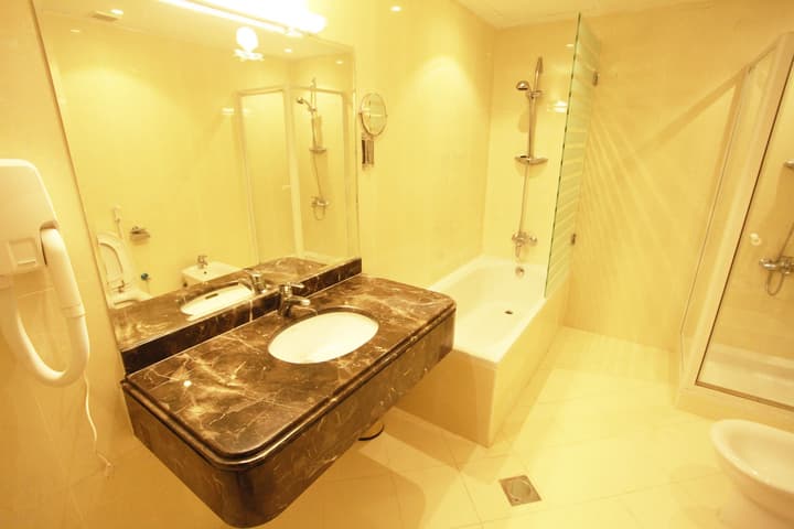 Golden Ocean Hotel