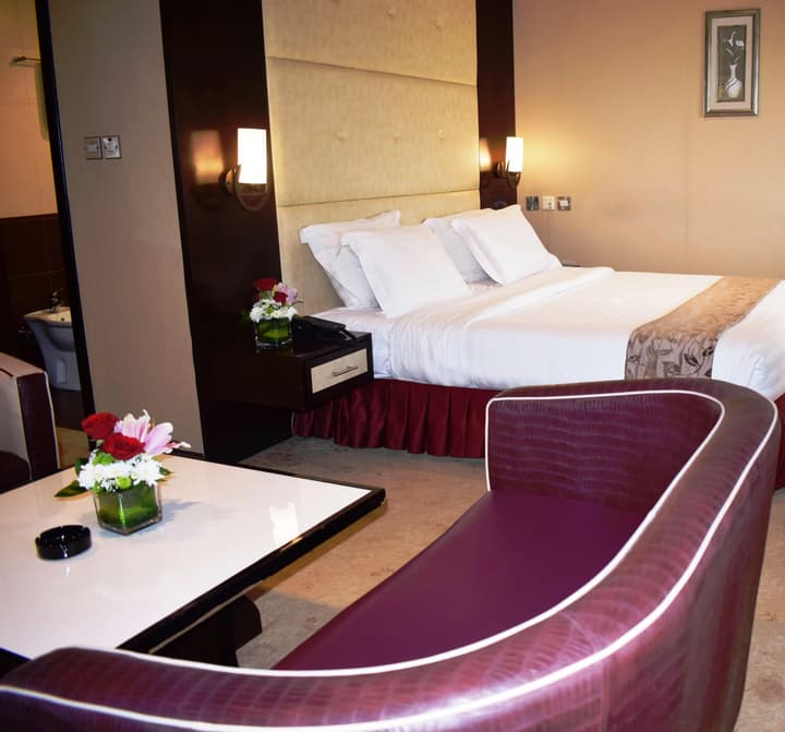 Manhattan Avenue Hotel