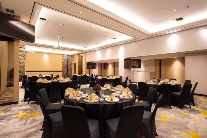 HARRIS Hotel & Conventions Gubeng Surabaya