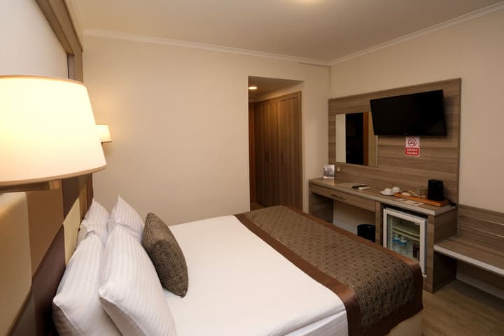 Pera Arya Hotel