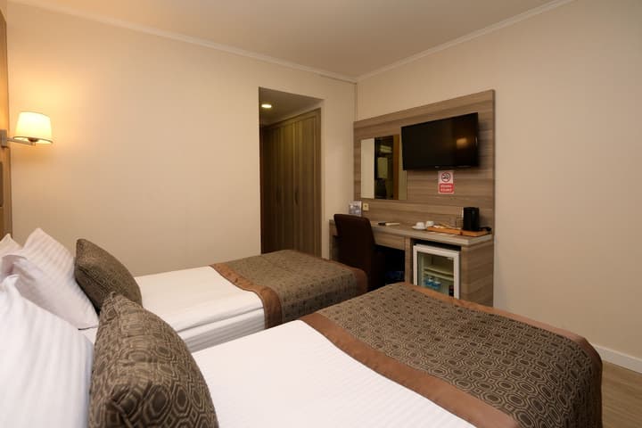 Pera Arya Hotel