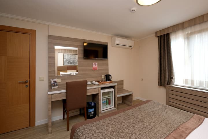 Pera Arya Hotel