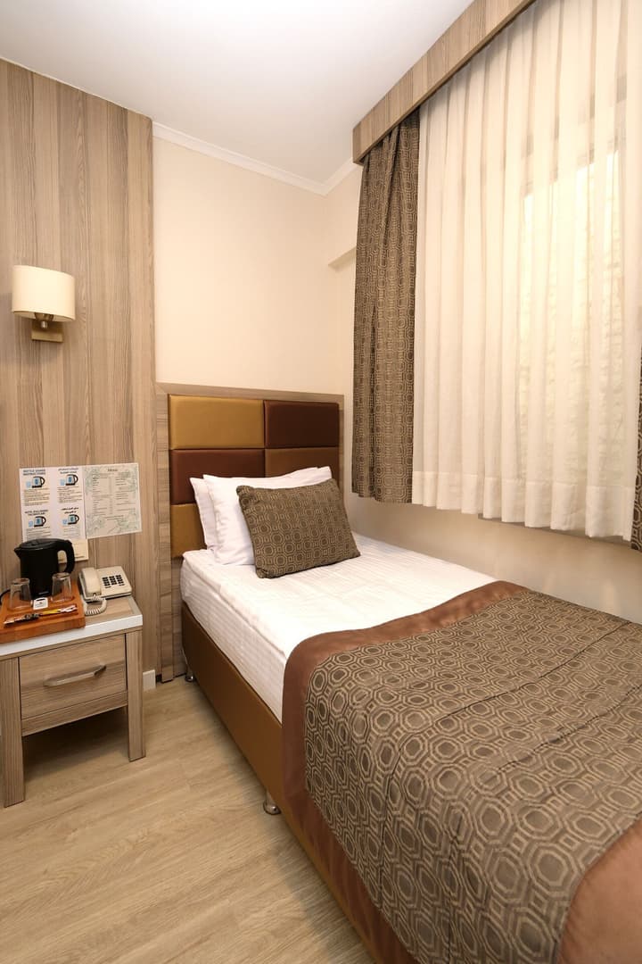 Pera Arya Hotel