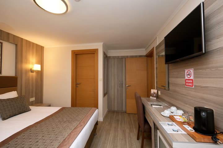 Pera Arya Hotel
