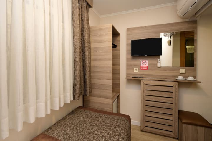 Pera Arya Hotel