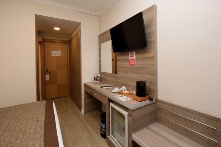 Pera Arya Hotel
