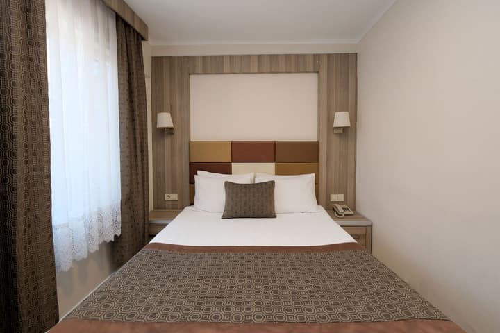 Pera Arya Hotel