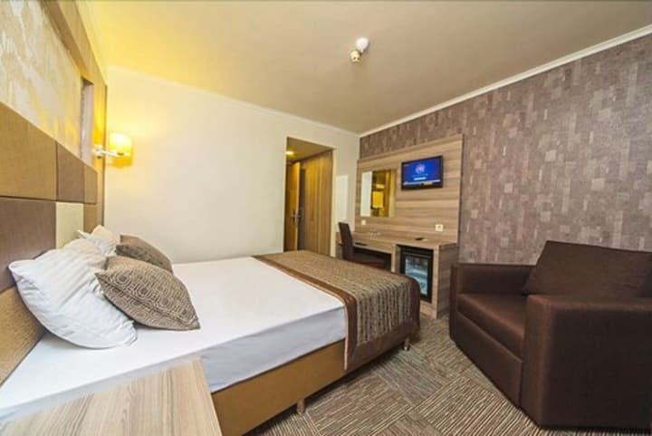 Pera Arya Hotel
